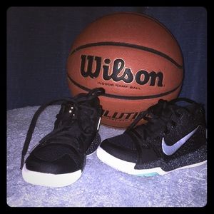 Size 11 c Nike Kyrie Irving